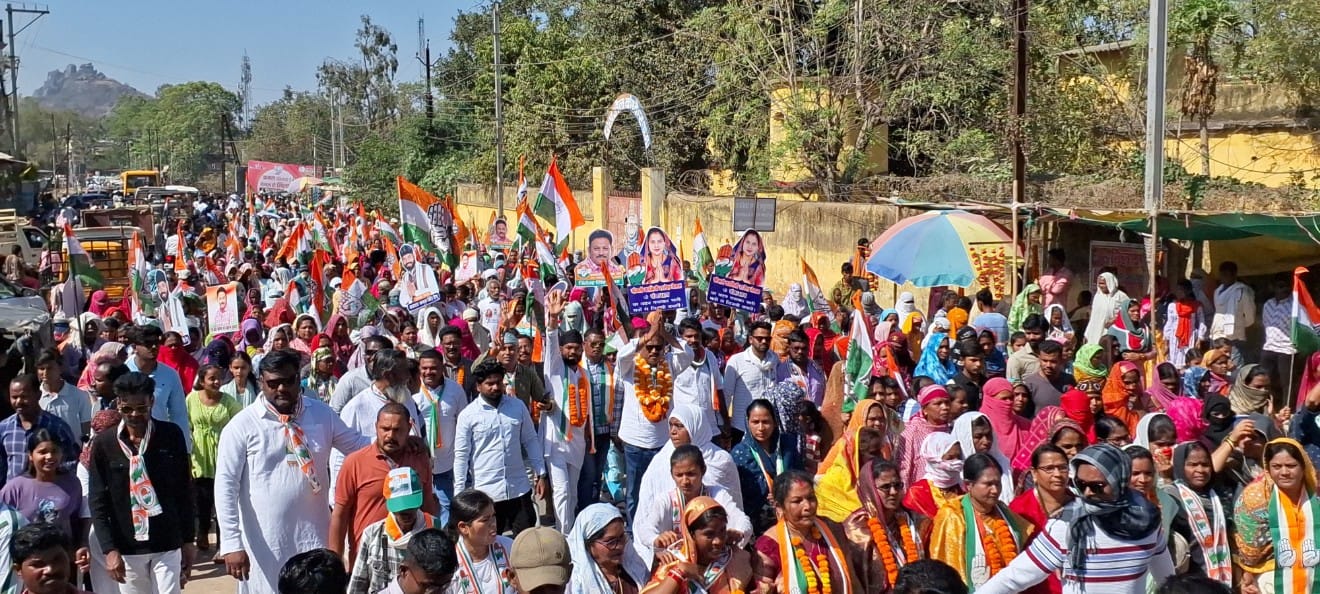 चुनाव प्रचार के  अंतिम दिन  दोनों पार्टियों का शक्ति प्रदर्शन, हजारों की भीड़ लेकर रोड शो करने निकले दोनो अध्यक्ष प्रत्याशी