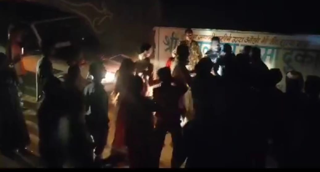 हार की बौखलाहट, सरपंच के पति से मारपीट, पुलिस से भी झुमाझटकी, गांव में तनाव