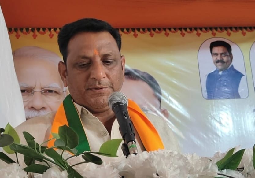 दलगत राजनीति से ऊपर उठकर करूंगा नगर के विकास का काम, भानुप्रतापपुर नगर पंचायत अध्यक्ष निखिल सिंह राठौर ने ली शपथ