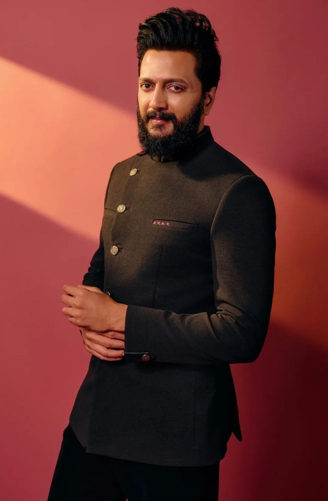 रितेश देशमुख ने अपनी अगली निर्देशित फिल्म ‘राजा शिवाजी’ के लिए लोगो फॉन्ट डिजाइन करने के लिए कलाकारों को किया आमंत्रित