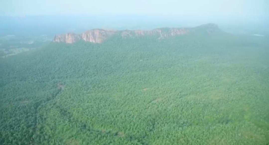 कर्रेगुट्टा के नजदीक दो पहाड़ियों पर फोर्स का कब्जा, अब अगला टारगेट कर्रेगुट्टा की पहाड़ी,  