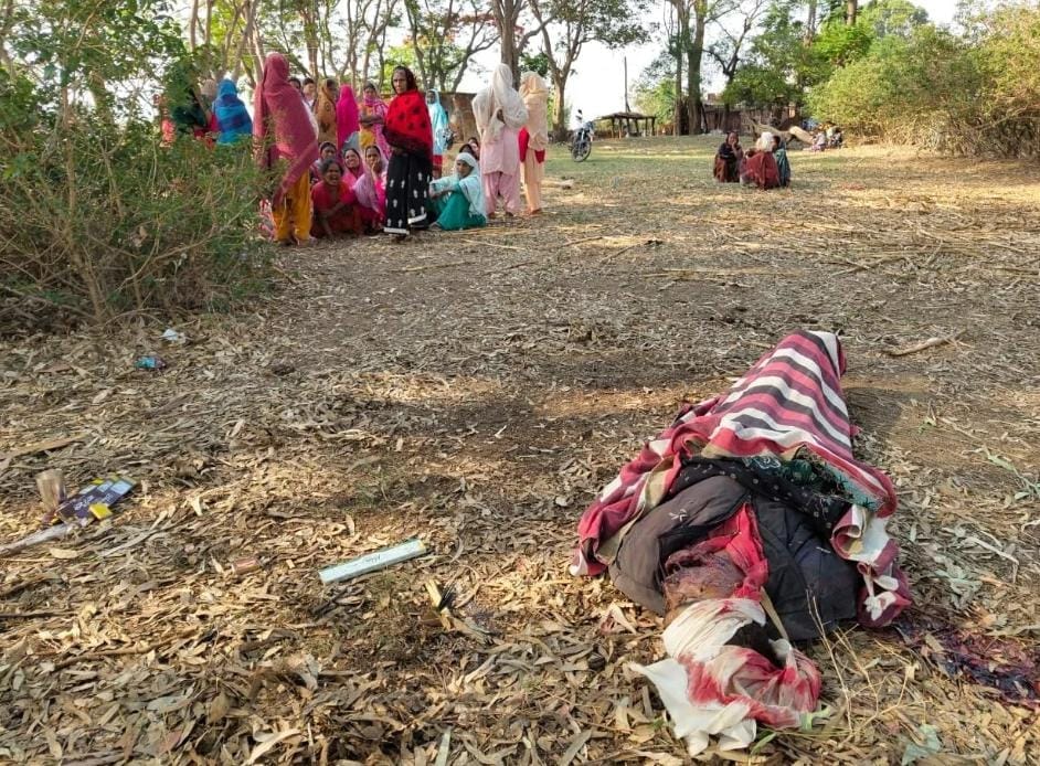 एक तरफ शांति वार्ता की पेशकश दूसरे तरफ सड़क निर्माण करवा रहे मुंशी की गोली मारकर हत्या, नक्सलियों का दोहरा चरित्र उजागर