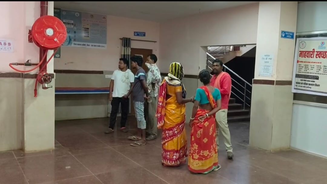 माता पिता ने 3 बच्चों को दिया जहर, फिर खुद भी की आत्महत्या की कोशिश, मासूमों की मौत, माता पिता का जीवन और मौत के बीच संघर्ष  