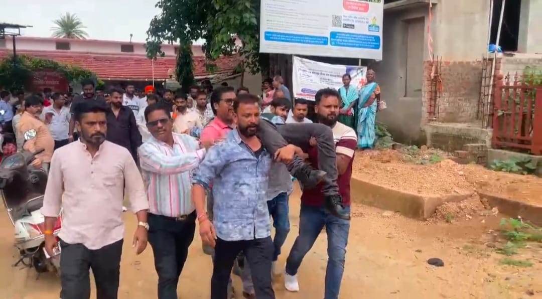 कच्चे माइंस का विवाद गहराया, भानुप्रतापपुर परिवहन संघ के सदस्य ने की आत्मदाह की कोशिश