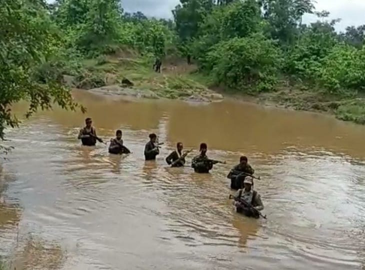 बारिश से फर्क नहीं  पड़ता ,जारी रहेंगे नक्सलियों के खिलाफ ऑपरेशन, पढ़िए खास खबर