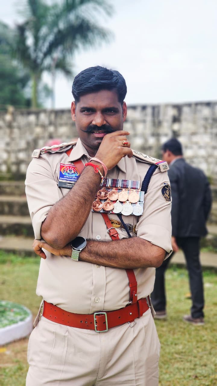 36 सफल नक्सल ऑपरेशन को लीड करने वाले एनकाउंटर स्पेशलिस्ट लक्ष्मण केवट की कहानी, अब तक 92 जंग जारी है……