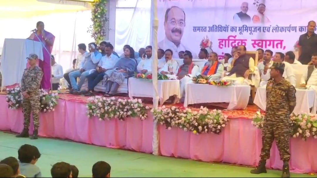 डिप्टी सीएम के सामने ही अधिकारियों पर विधायक ने लगाए गंभीर आरोप, हर कोई रह गया हैरान, देखिए वीडियो