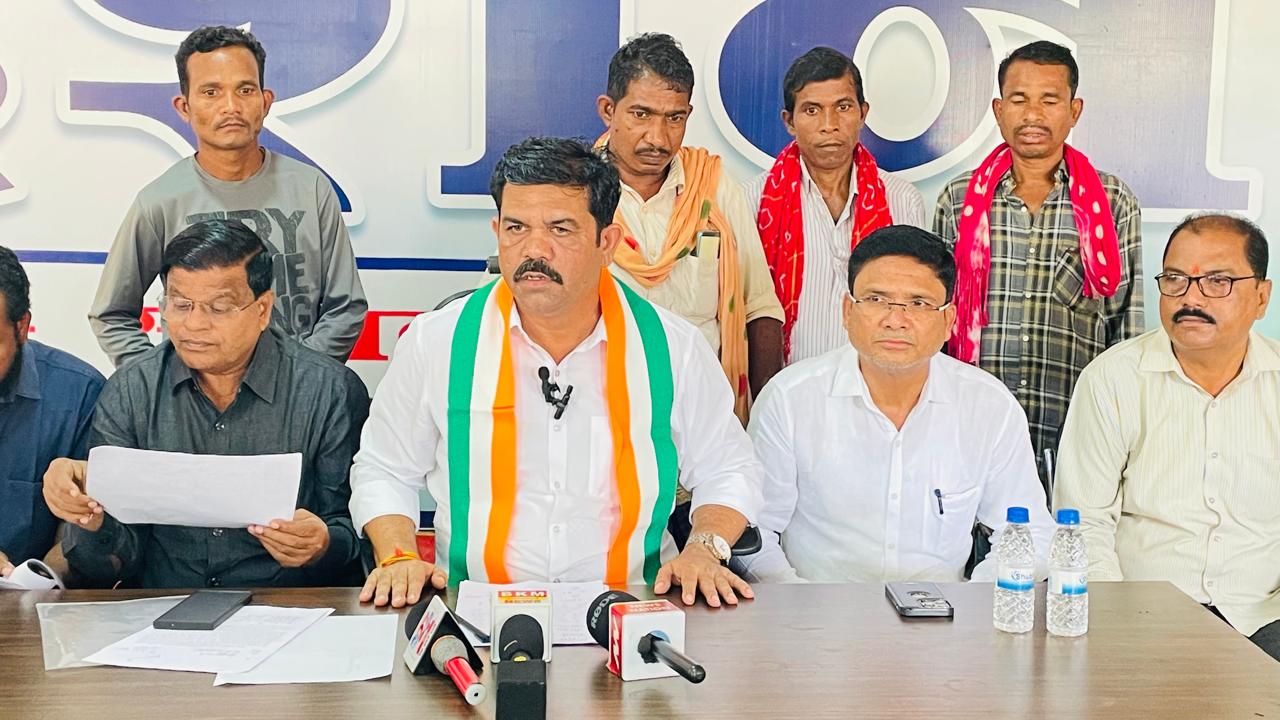 विस्थापित हुए पांच परिवारों की 109 एकड़ पैतृक भूमि पर उद्योगपति का कब्जा, कांग्रेस विधायक ने लगाए गंभीर आरोप 