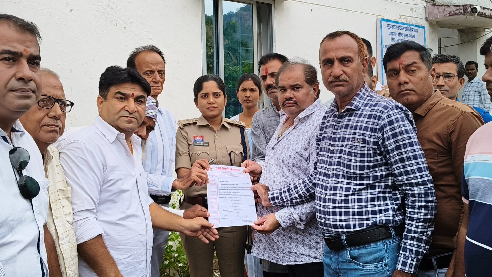 अमित बघेल की आपत्तिजनक टिप्पणी से भड़का सिंधी समाज, कड़ी कार्यवाही की मांग को लेकर एसपी को सौंपा ज्ञापन