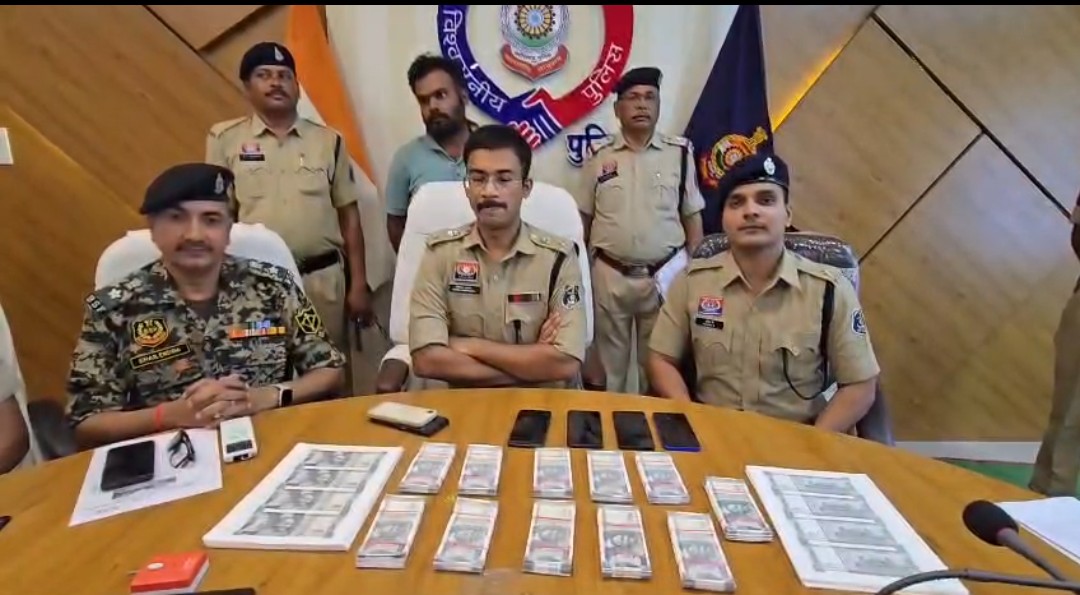 नशे के आदी युवक ने घर में छाप दिए साढ़े 6 लाख के नकली नोट,खपाने के प्रयास में फंसा, गिरफ्तार