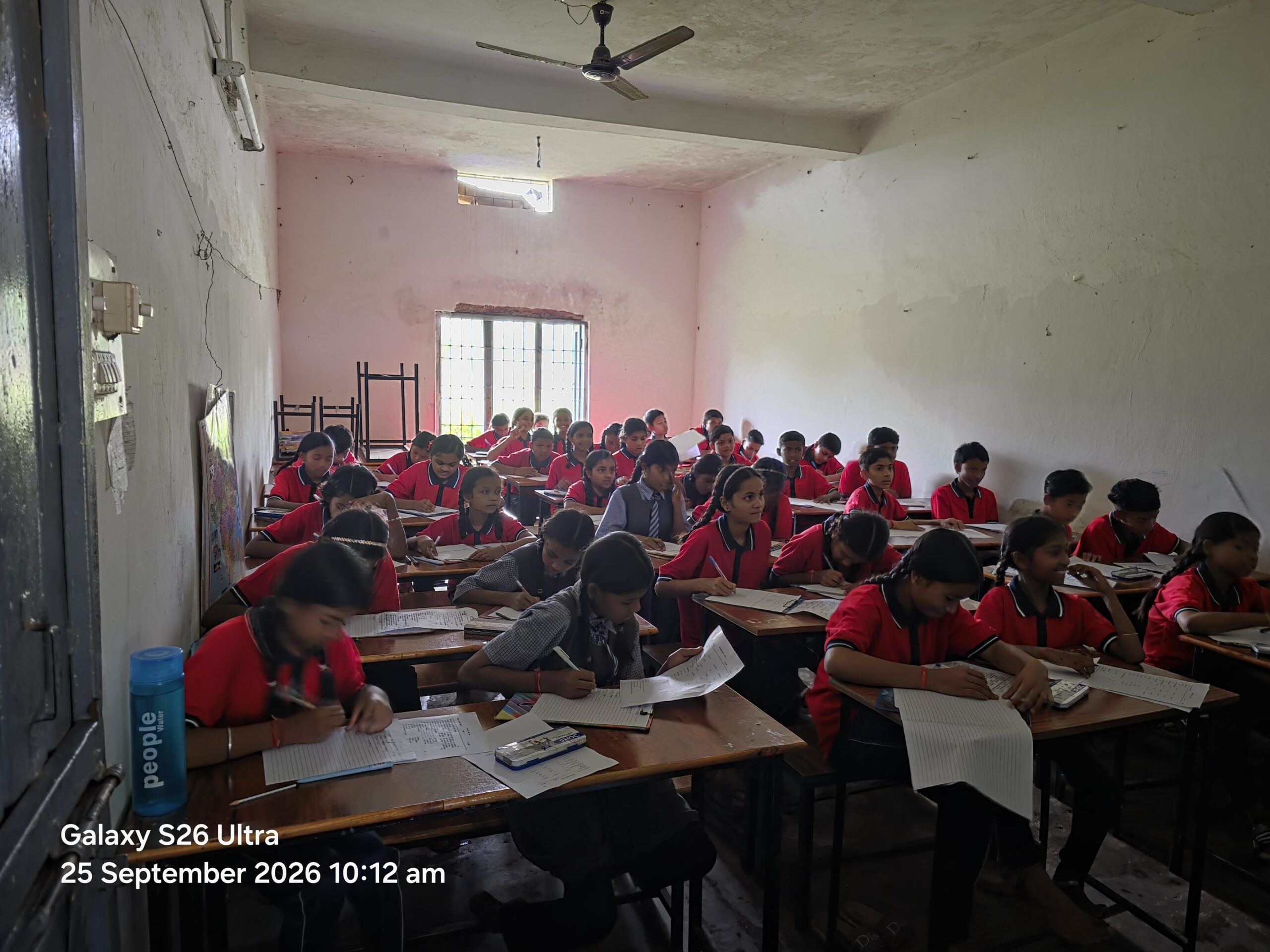 भारी बारिश में बच्चों के स्कूल पहुंचने के बाद पहुंचा छुट्टी का आदेश,फिर भीगते लौटे छात्र