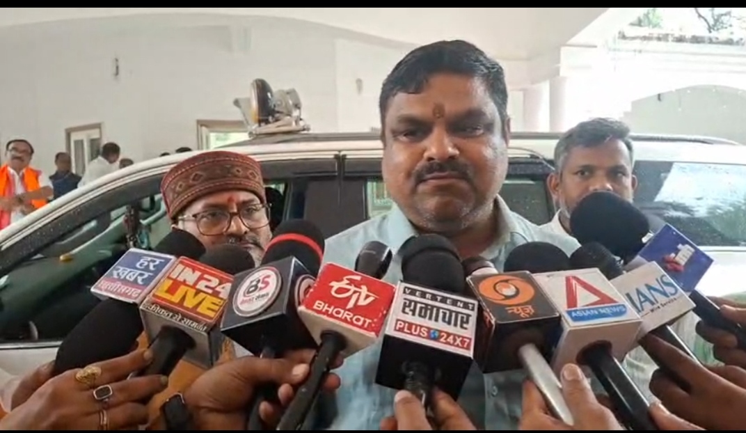 शिक्षा मंत्री का आदेश, कल भी प्रदेश के कई जिलों में बंद रहेंगे स्कूल, अर्नब तूफ़ान के कारण फैसला